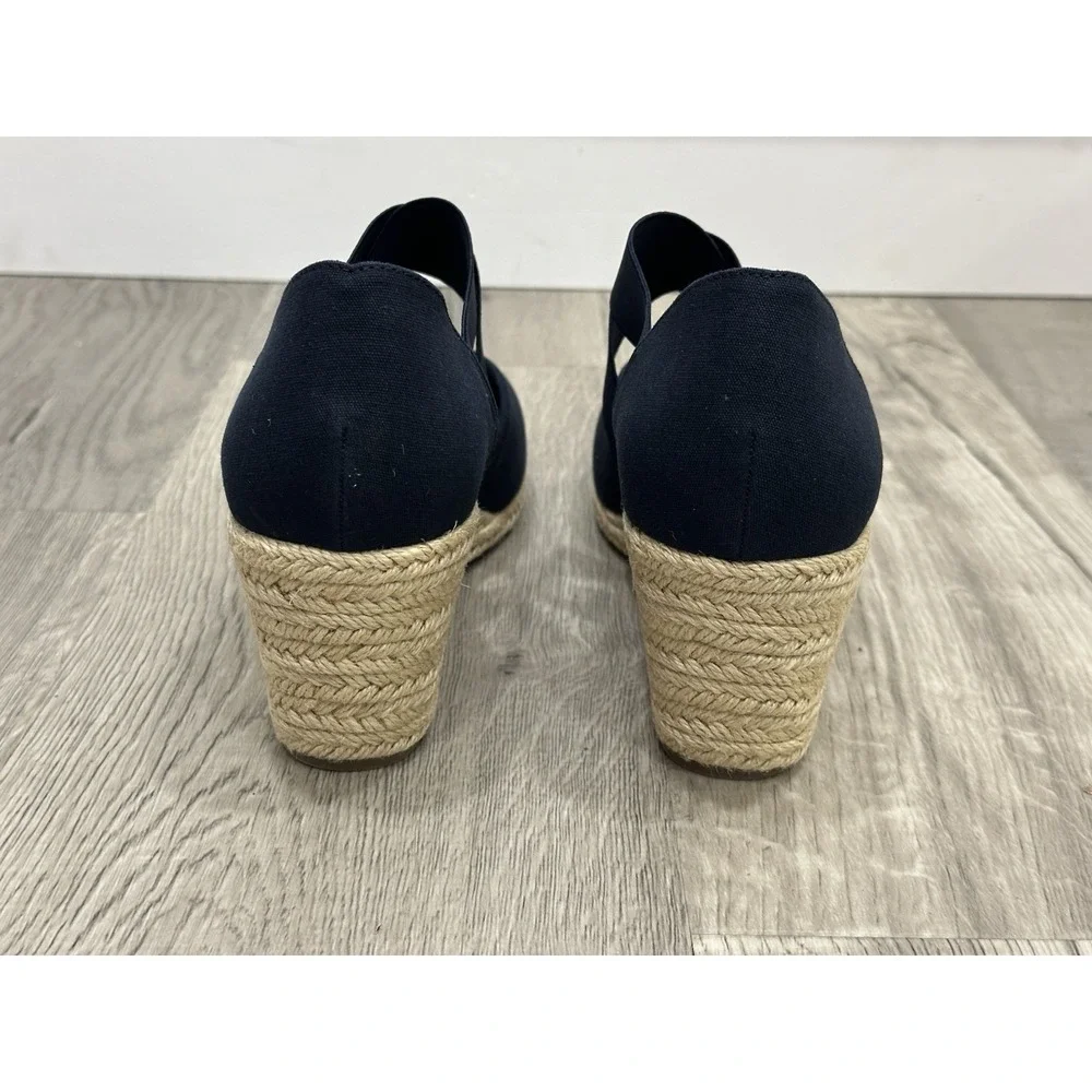 New in box Easy Street Navy Espadrille Wedge Sandals 11w
